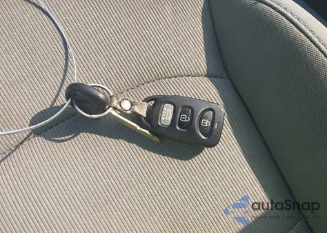 2017 Hyundai Elantra Se из США, поврежденный, VIN 5NPD84LF6HH171982